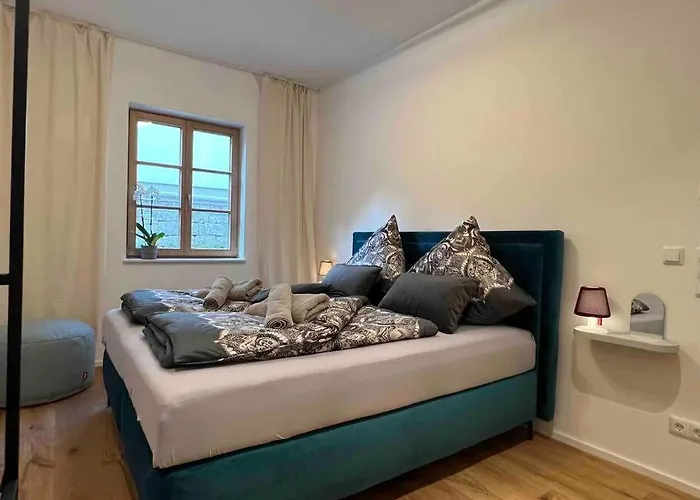 4younic Glonn1 * Boxspring * Jacuzzi * Netflix*65“ *